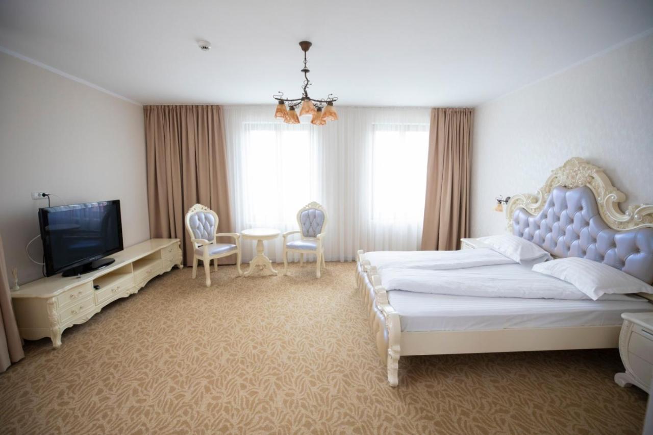 Regal Ballroom Caransebeş Eksteriør billede