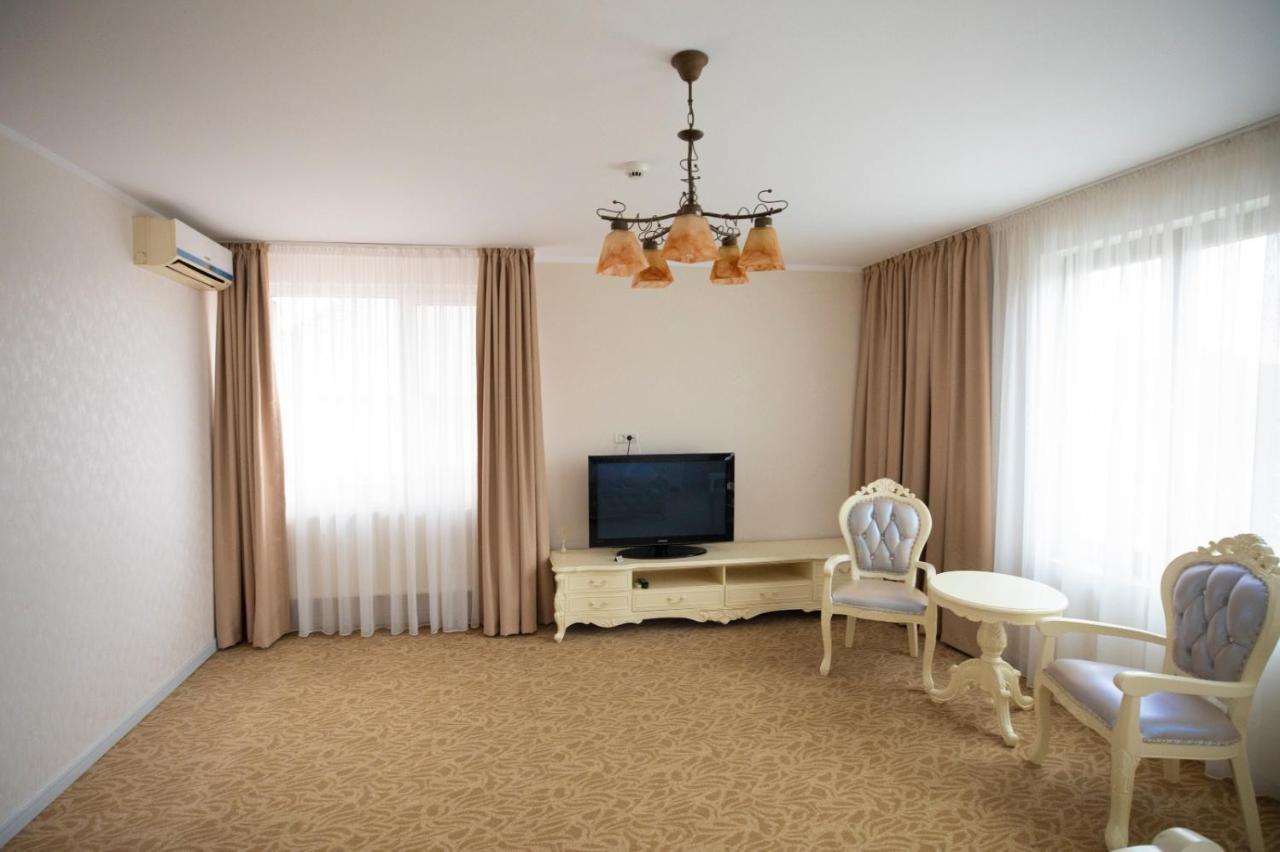 Regal Ballroom Caransebeş Eksteriør billede