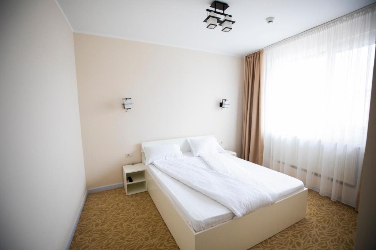 Regal Ballroom Caransebeş Eksteriør billede