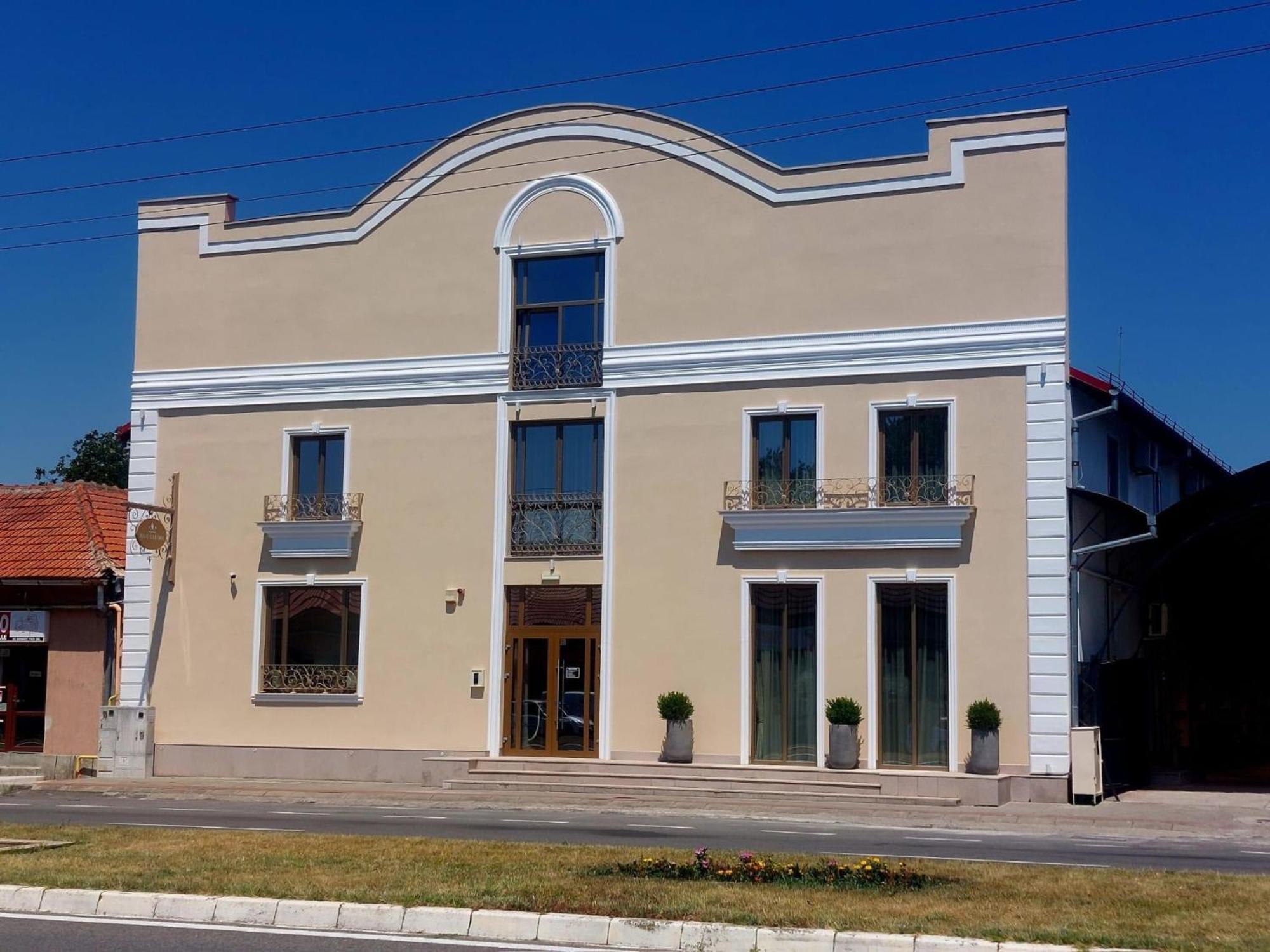Regal Ballroom Caransebeş Eksteriør billede